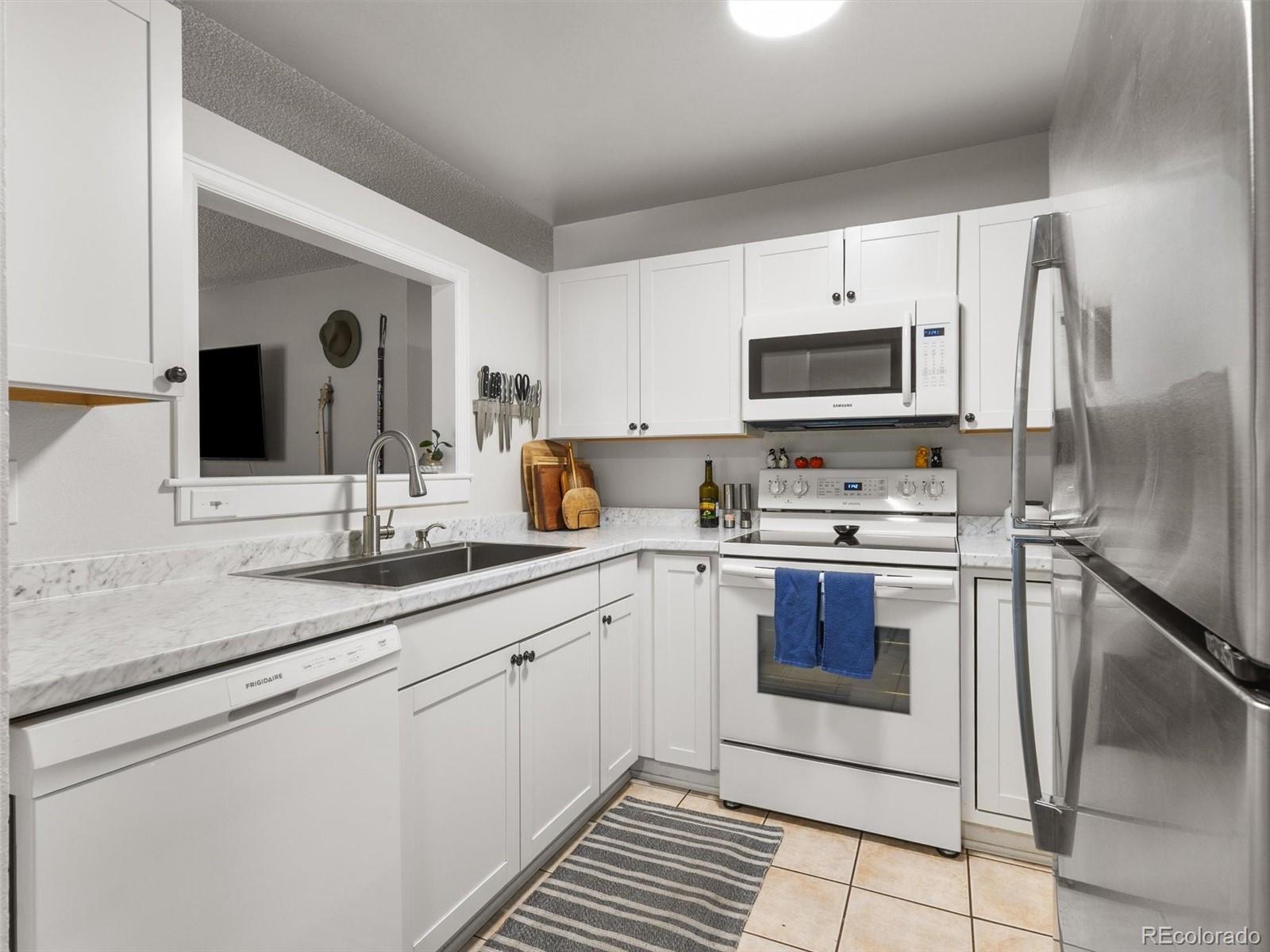 4th image of 8910 Fox Dr, Thornton, CO 80260