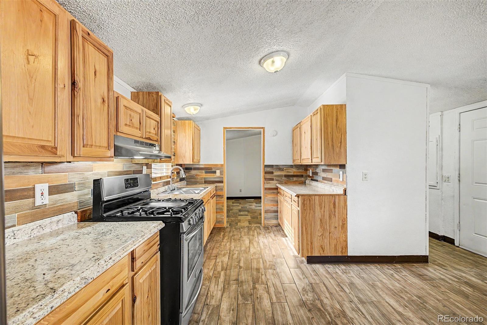 3rd image of 5093 E 96Th Pl, Denver, CO 80229 | MLS# 8128078