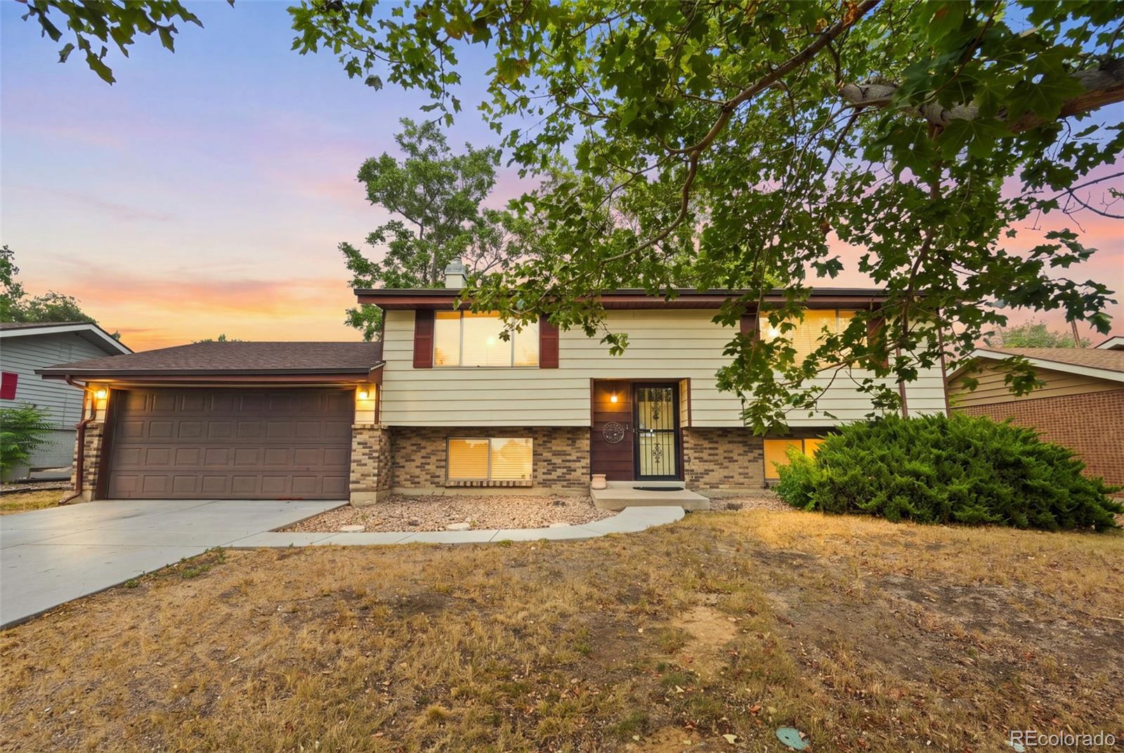 2nd image of 984 S Victor Wy, Aurora, CO 80012 | MLS# 7485704