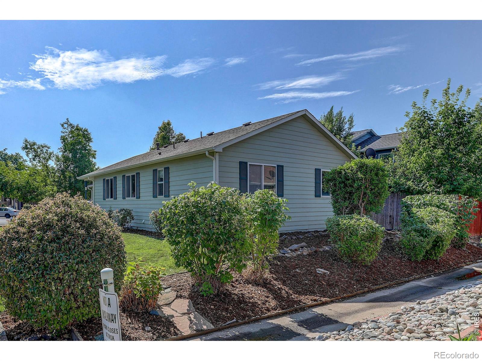 3rd image of 346 Wadsworth Cir, Longmont, CO 80504 | MLS# IR1065360