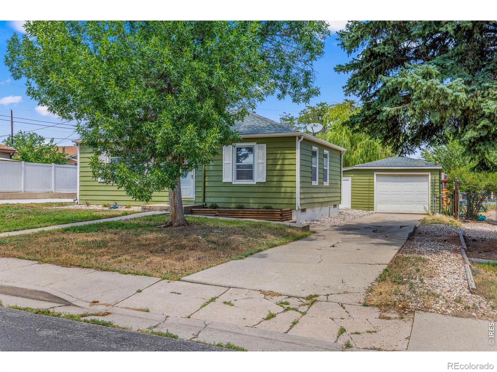 3rd image of 2443 Mountain View Dr, Loveland, CO 80538 | MLS# IR1065573