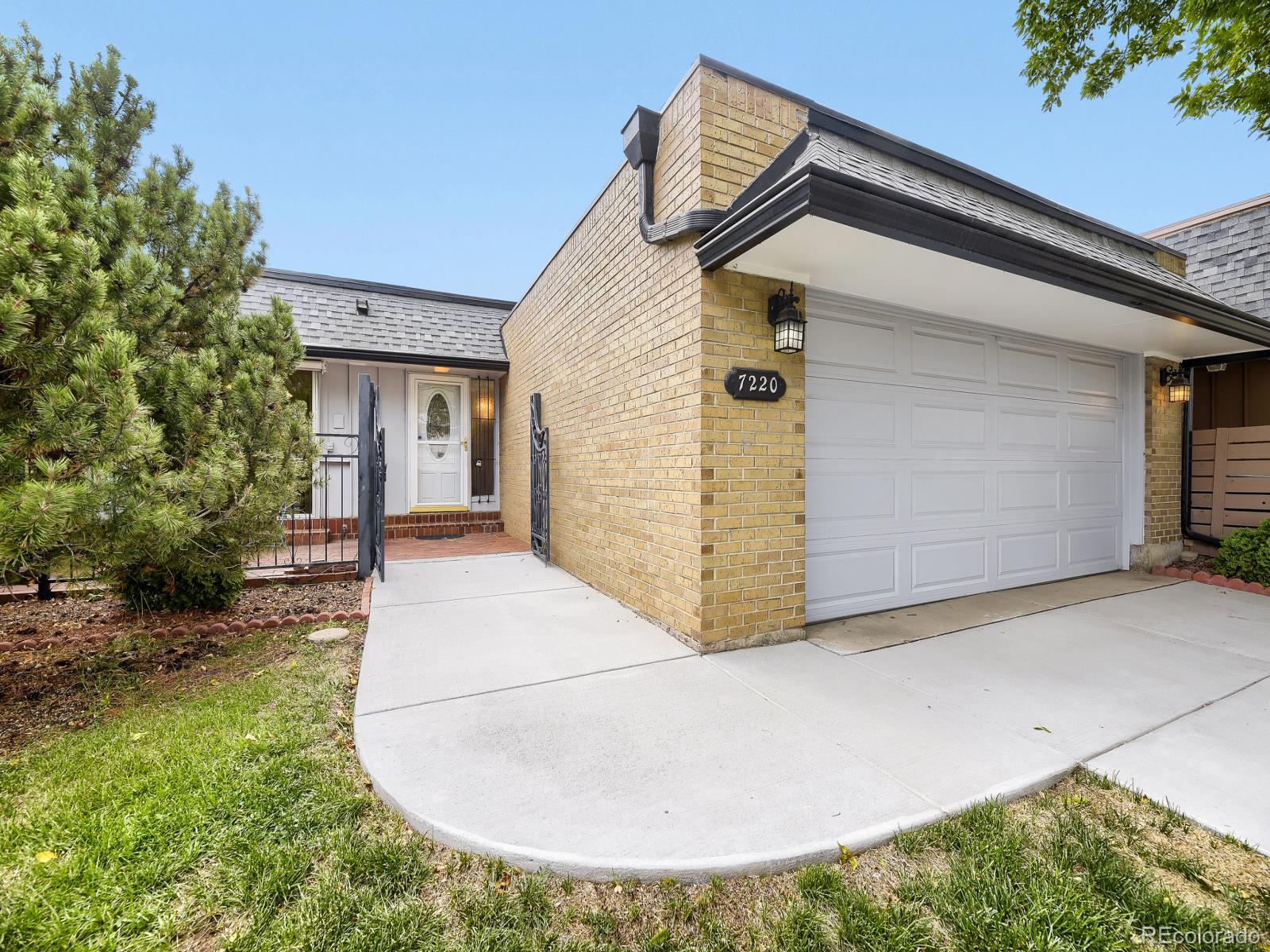 3rd image of 7220 W Maple Dr, Lakewood, CO 80226 | MLS# 5295620