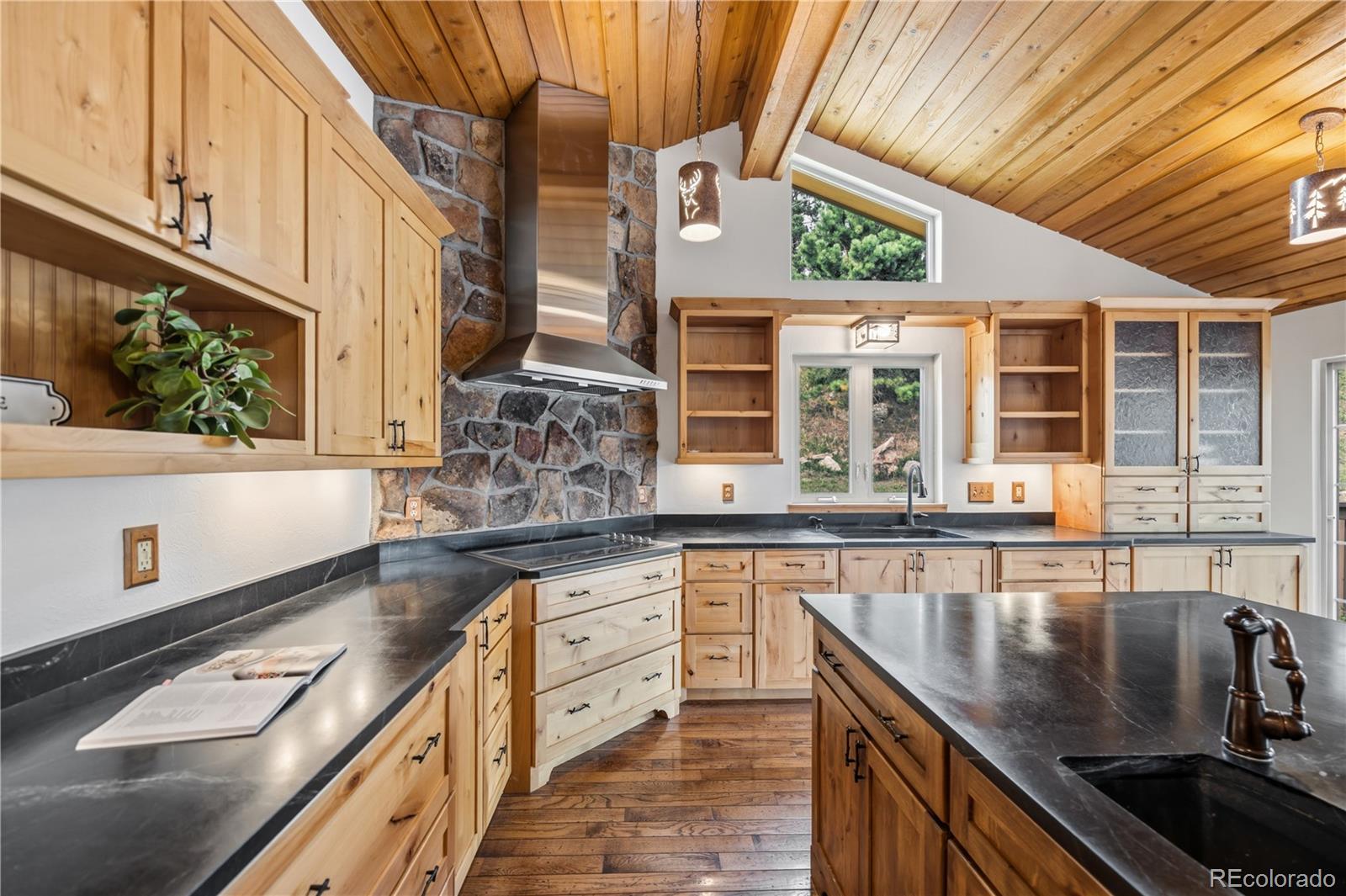 3rd image of 6282 Starlight Dr, Morrison, CO 80465 | MLS# 5492437