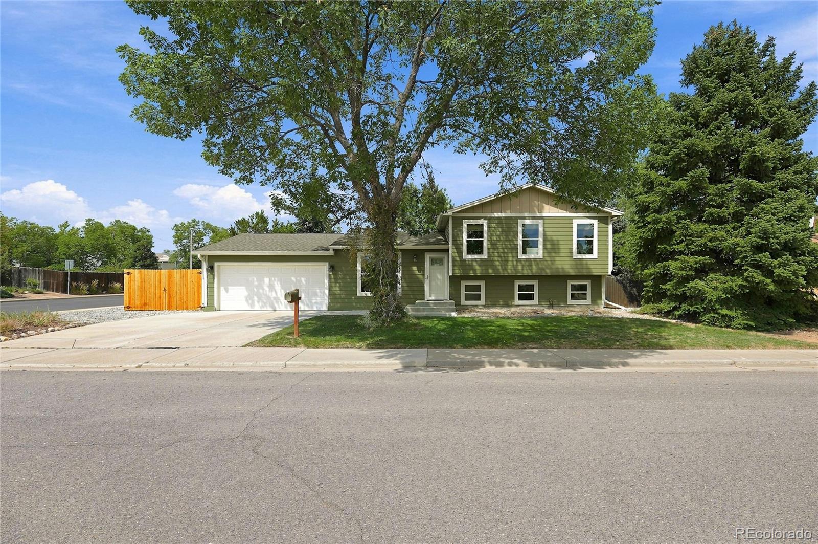 2nd image of 2691 Ridge Dr, Broomfield, CO 80020 | MLS# 6412135