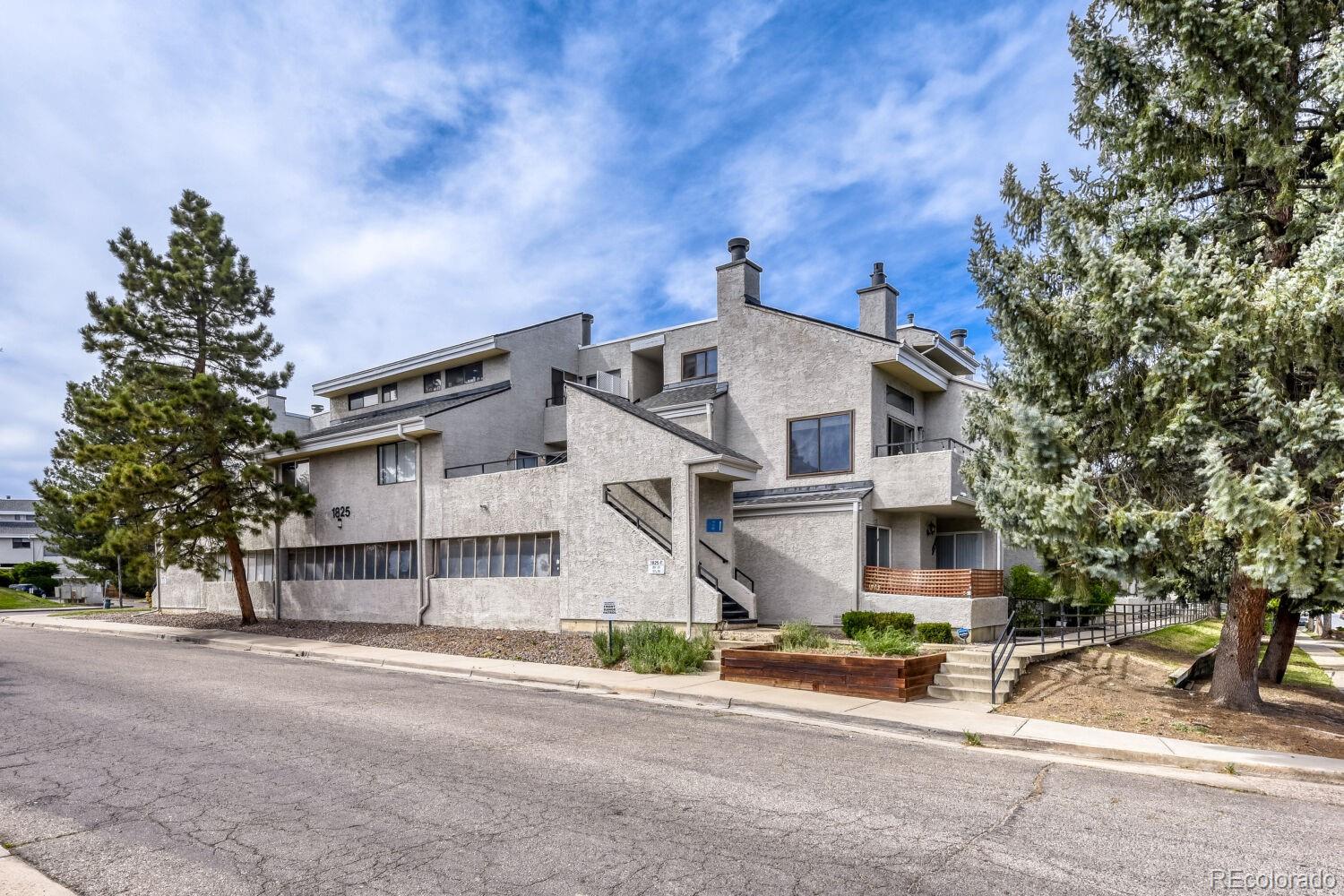2nd image of 1825 Kendall St, Lakewood, CO 80214