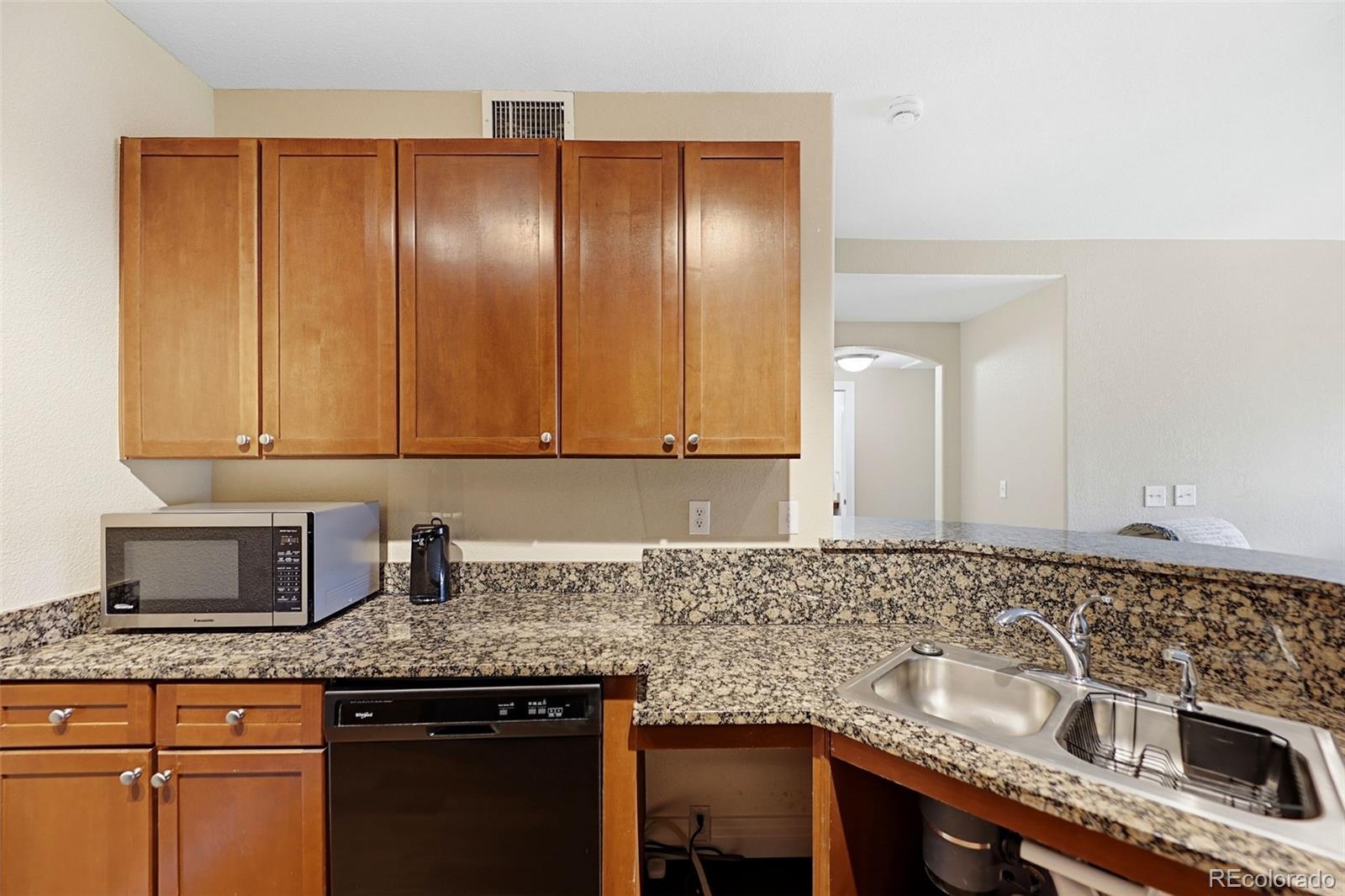 3rd image of 9059 E Panorama Cir #B111, Englewood, CO 80112 | MLS# 7061035