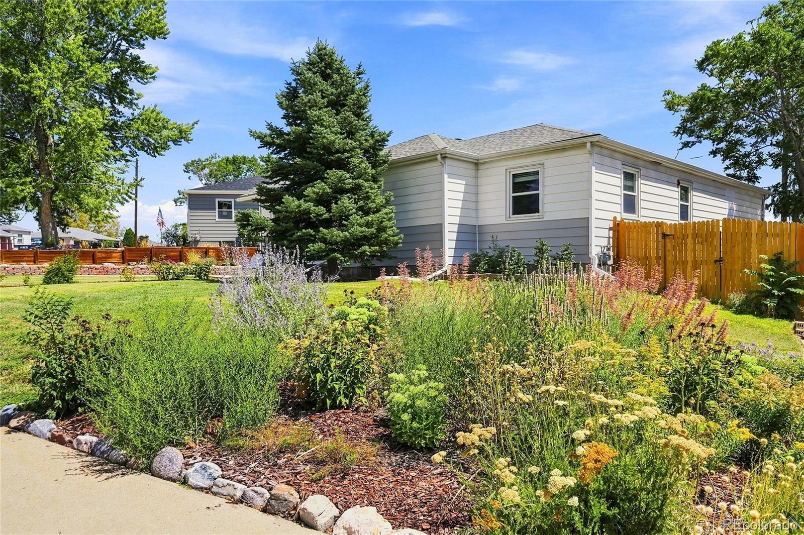 3rd image of 2130 Hoyt Dr, Thornton, CO 80229 | MLS# 3893476