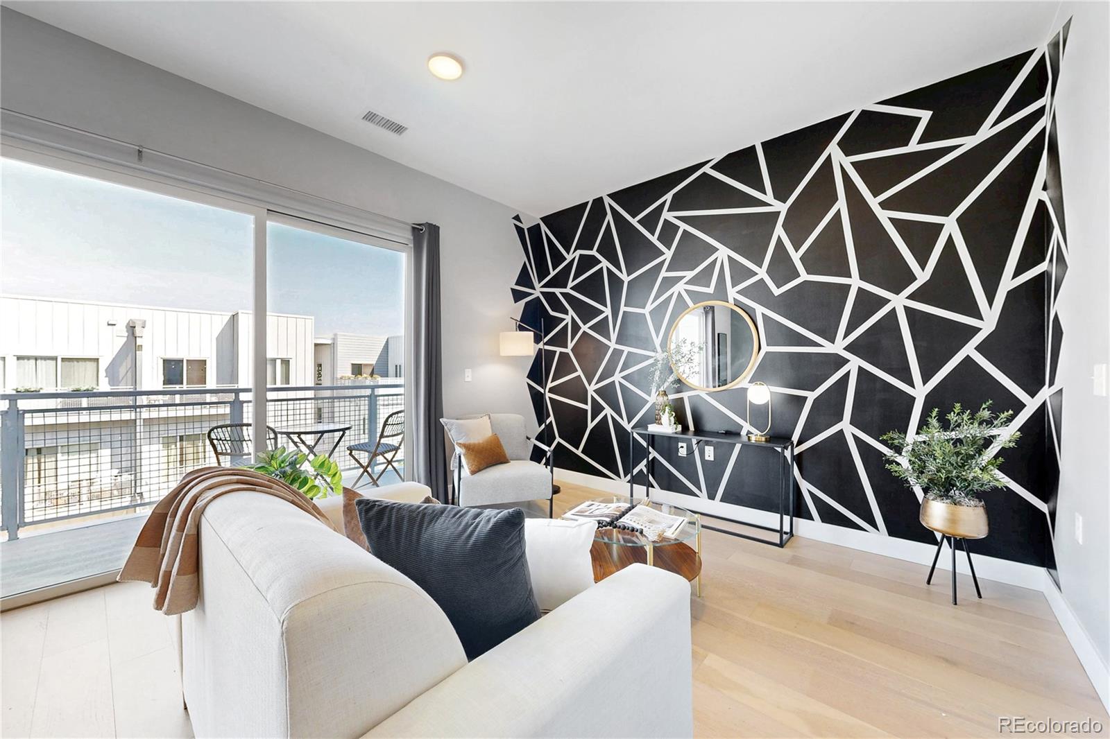 image of 2525 Arapahoe St #RD305, Denver, CO 80205 | MLS# 2155681
