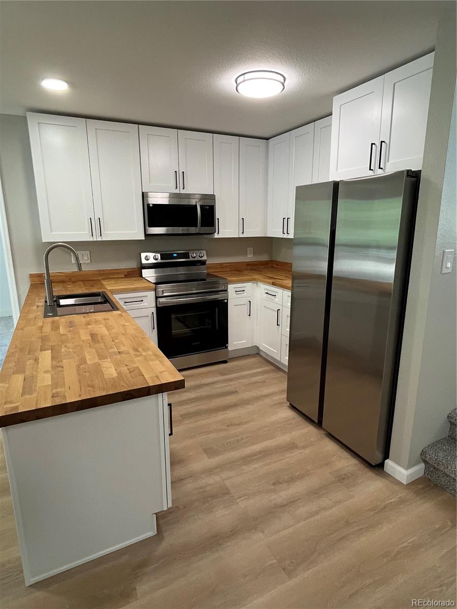 2nd image of 20672 E Batavia Dr, Aurora, CO 80011 | MLS# 6831511