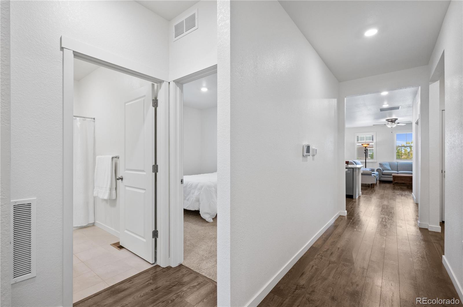 4th image of 24 S Vandriver Wy, Aurora, CO 80018 | MLS# 7747769
