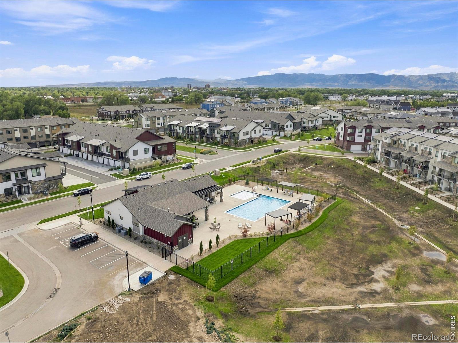 2nd image of 862 Birdwhistle Ln, Fort Collins, CO 80524