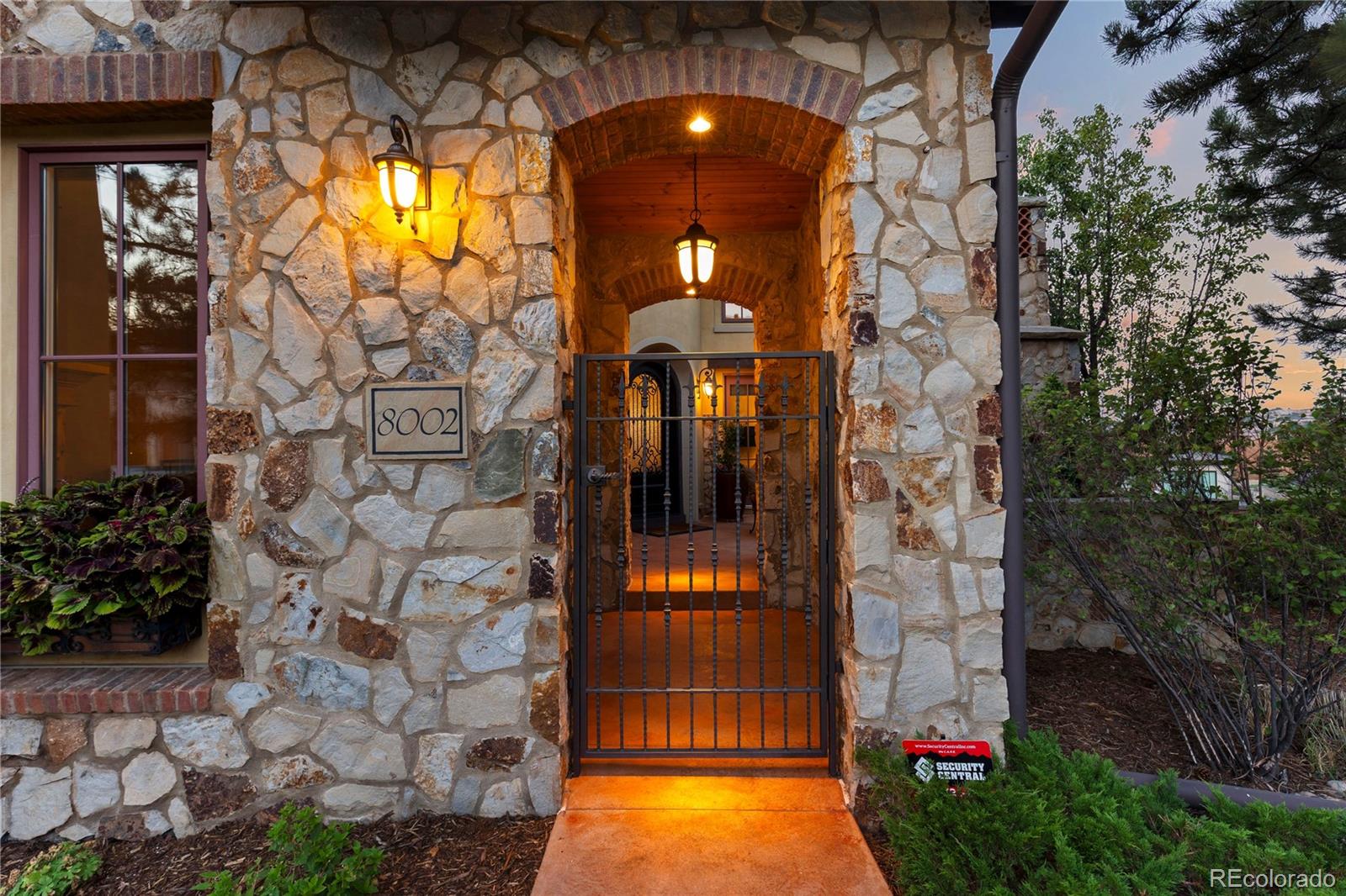 3rd image of 8002 Galileo Wy, Littleton, CO 80125 | MLS# 3648450