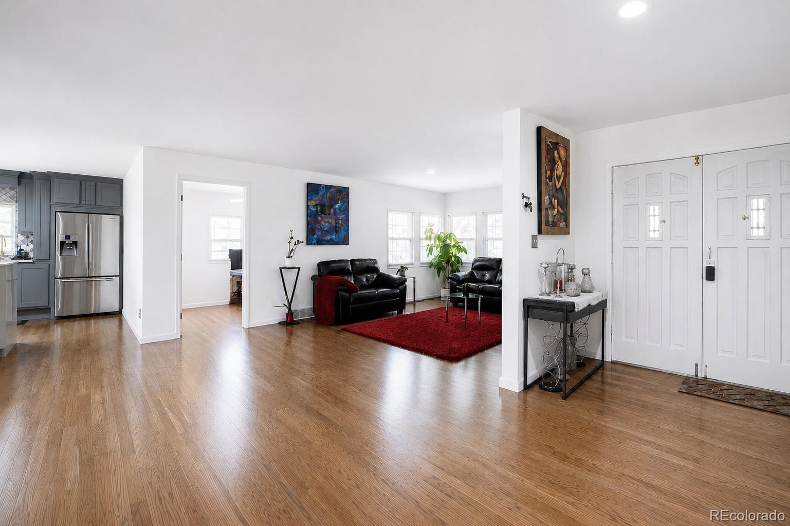 5th image of 205 S Tucson Cir, Aurora, CO 80012 | MLS# 2539068