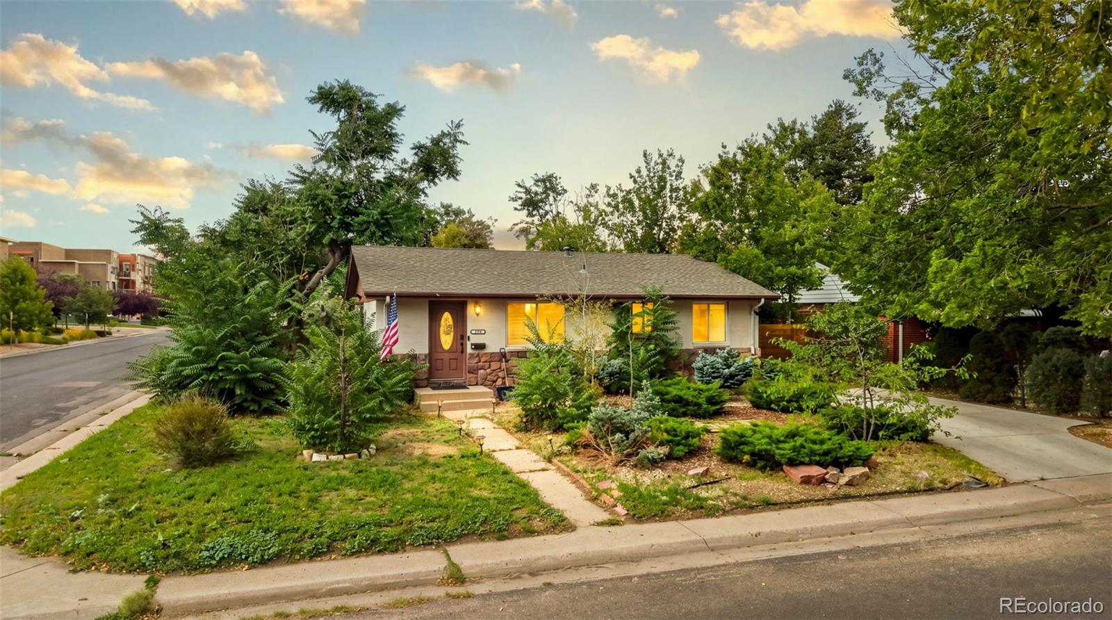 1st image of 902 S Ironton St, Aurora, CO 80012 | MLS# 7543377
