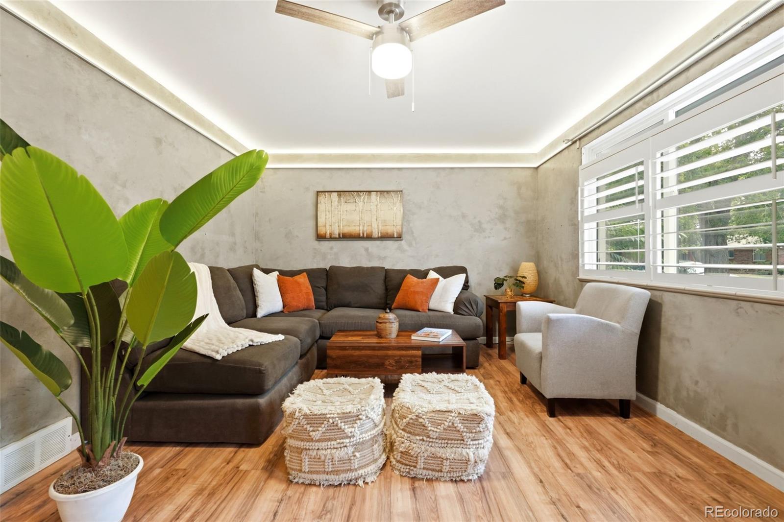 2nd image of 902 S Ironton St, Aurora, CO 80012 | MLS# 7543377