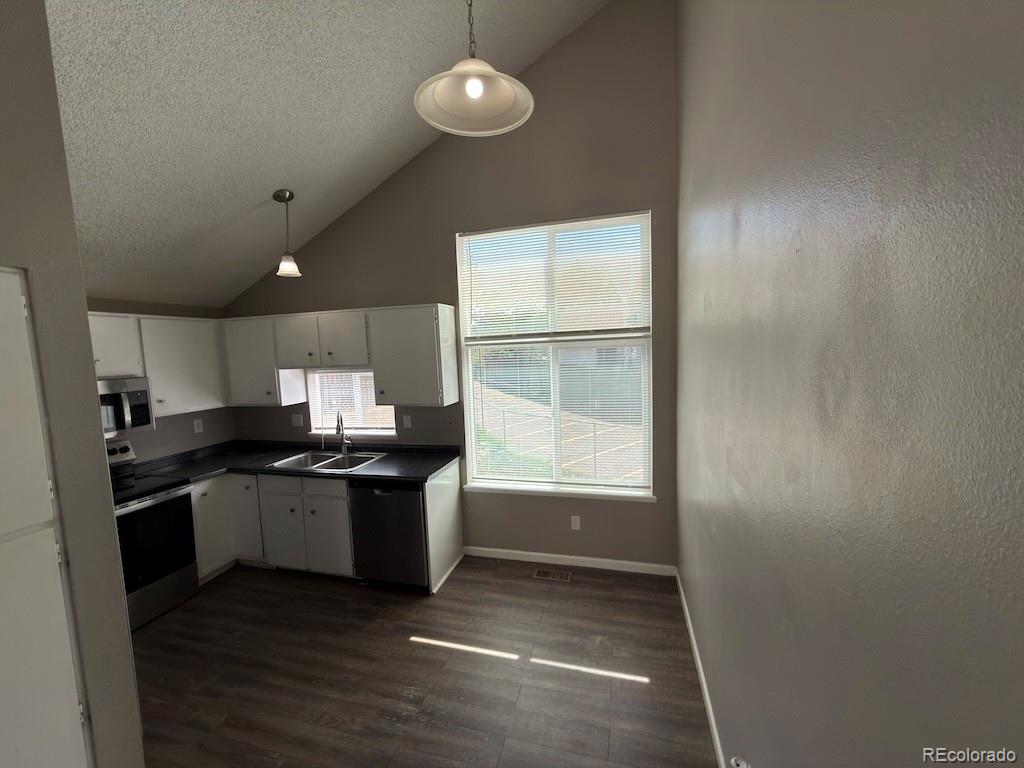 5th image of 3762 S Danube Cir, Aurora, CO 80013 | MLS# 2420596