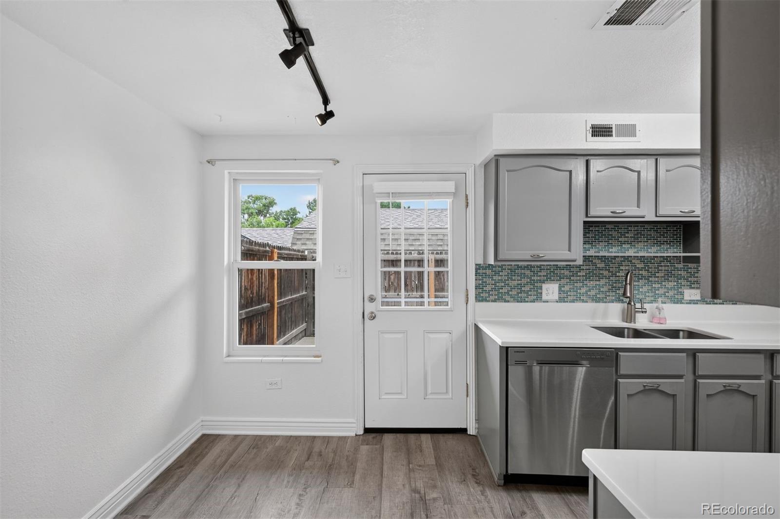 5th image of 1536 S Pierson St, Lakewood, CO 80232