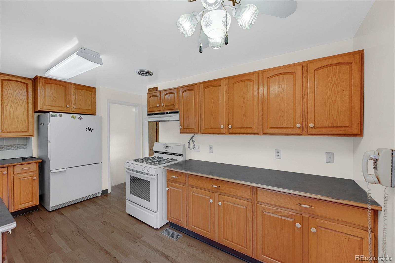 Photo 5 of Single family home for sale at 2245 Bell Ct, Lakewood, CO 80215 | MLS# 9831164 | Listing updated on 2026-09-02