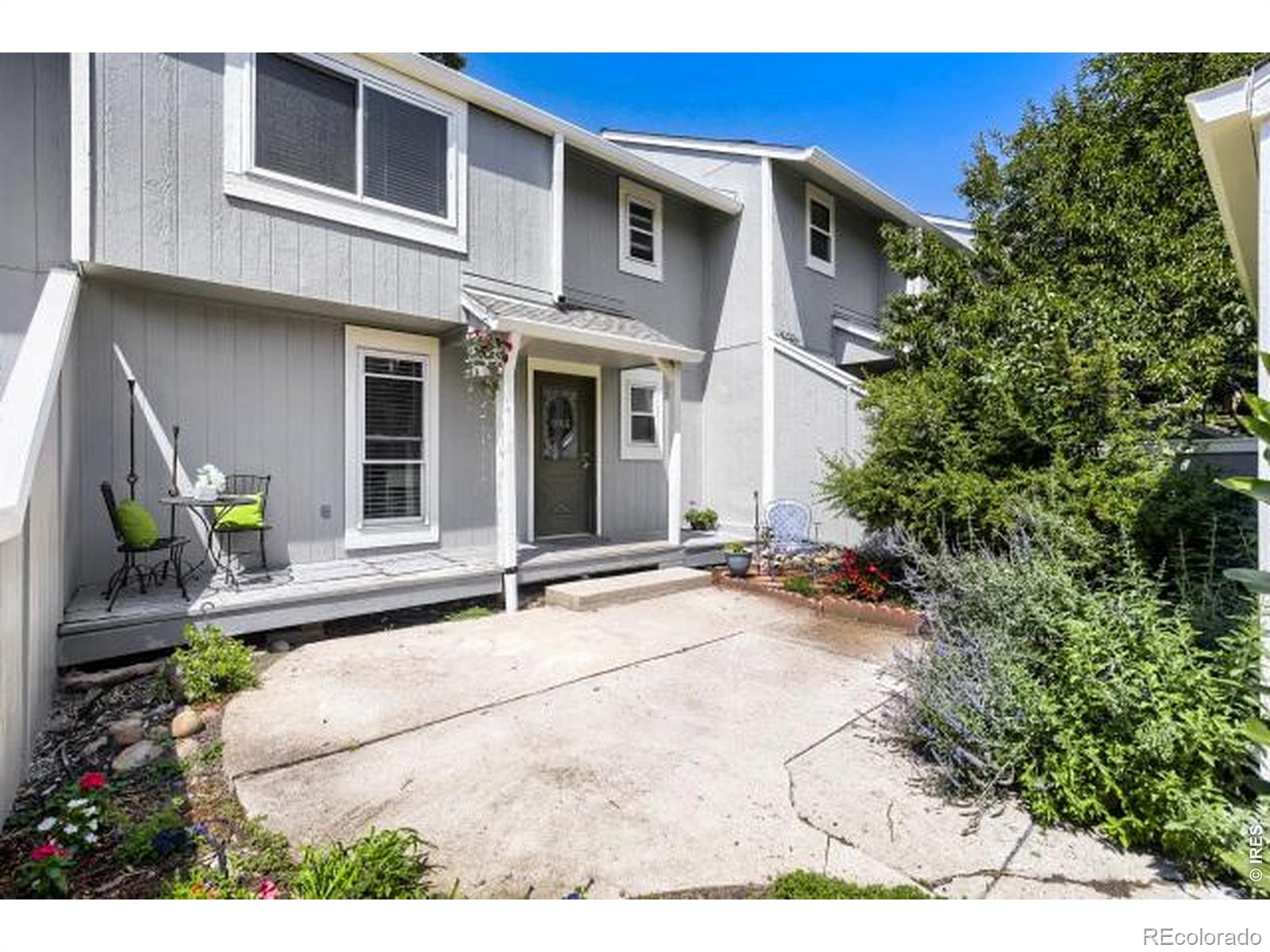 3rd image of 942 Reynolds Farm Ln, Longmont, CO 80503