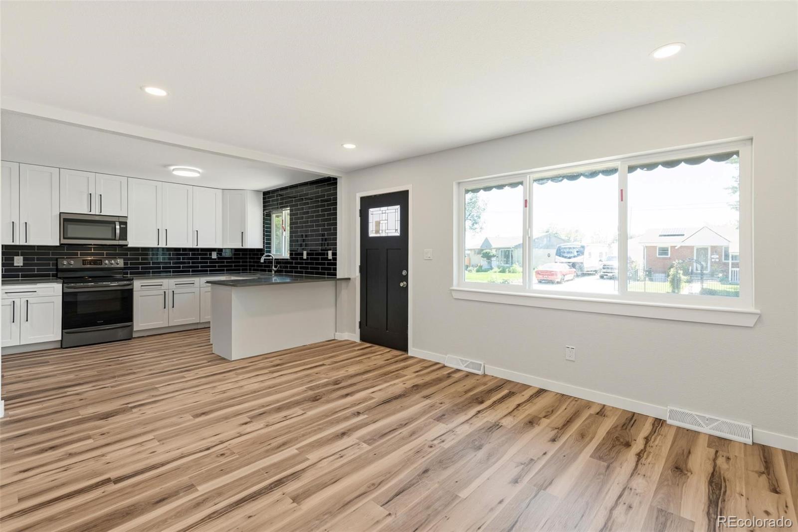 4th image of 9241 Aspen Dr, Thornton, CO 80229 | MLS# 5411123