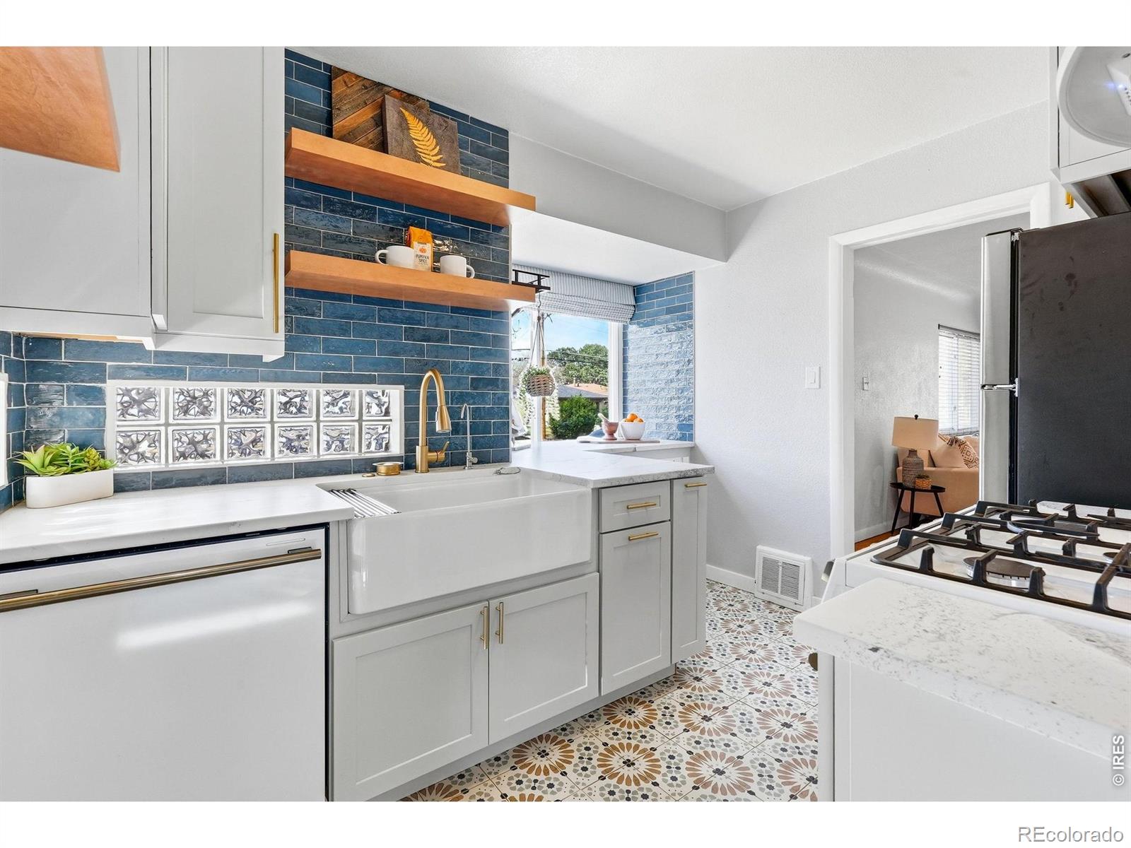 3rd image of 3564 Magnolia St, Denver, CO 80207 | MLS# IR1067329