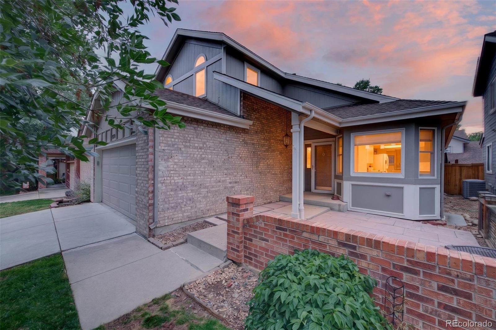 Photo 2 of Single family home for sale at 2577 S Independence Ct, Lakewood, CO 80227 | MLS# 4171823 | Listing updated on 2026-09-01