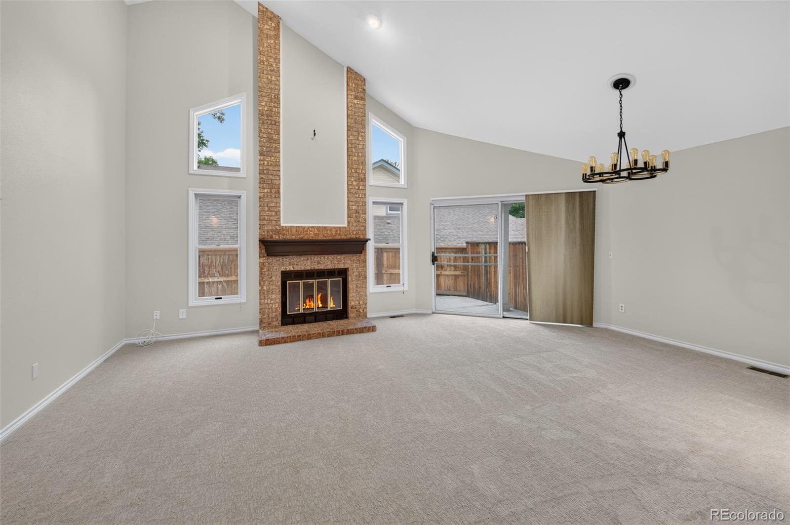 Photo 5 of Single family home for sale at 2577 S Independence Ct, Lakewood, CO 80227 | MLS# 4171823 | Listing updated on 2026-09-01