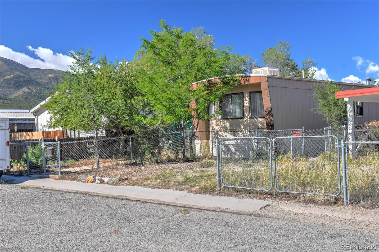 Photo 3 of Single family home for sale at 622 Walnut St, Salida, CO 81201 | MLS# 4254424 | Listing updated on 2026-09-02