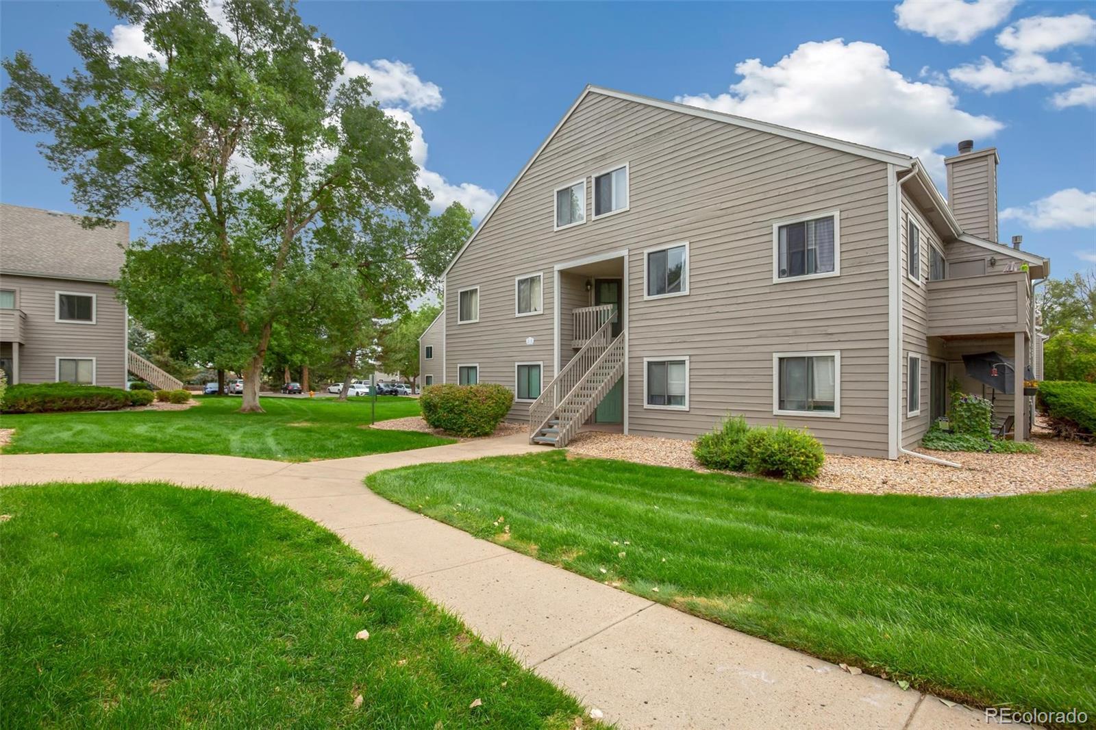 Listing Photo 2 - Condo for sale in building located at 3600 S Pierce St, Lakewood, CO 80235 - Unit #5-103