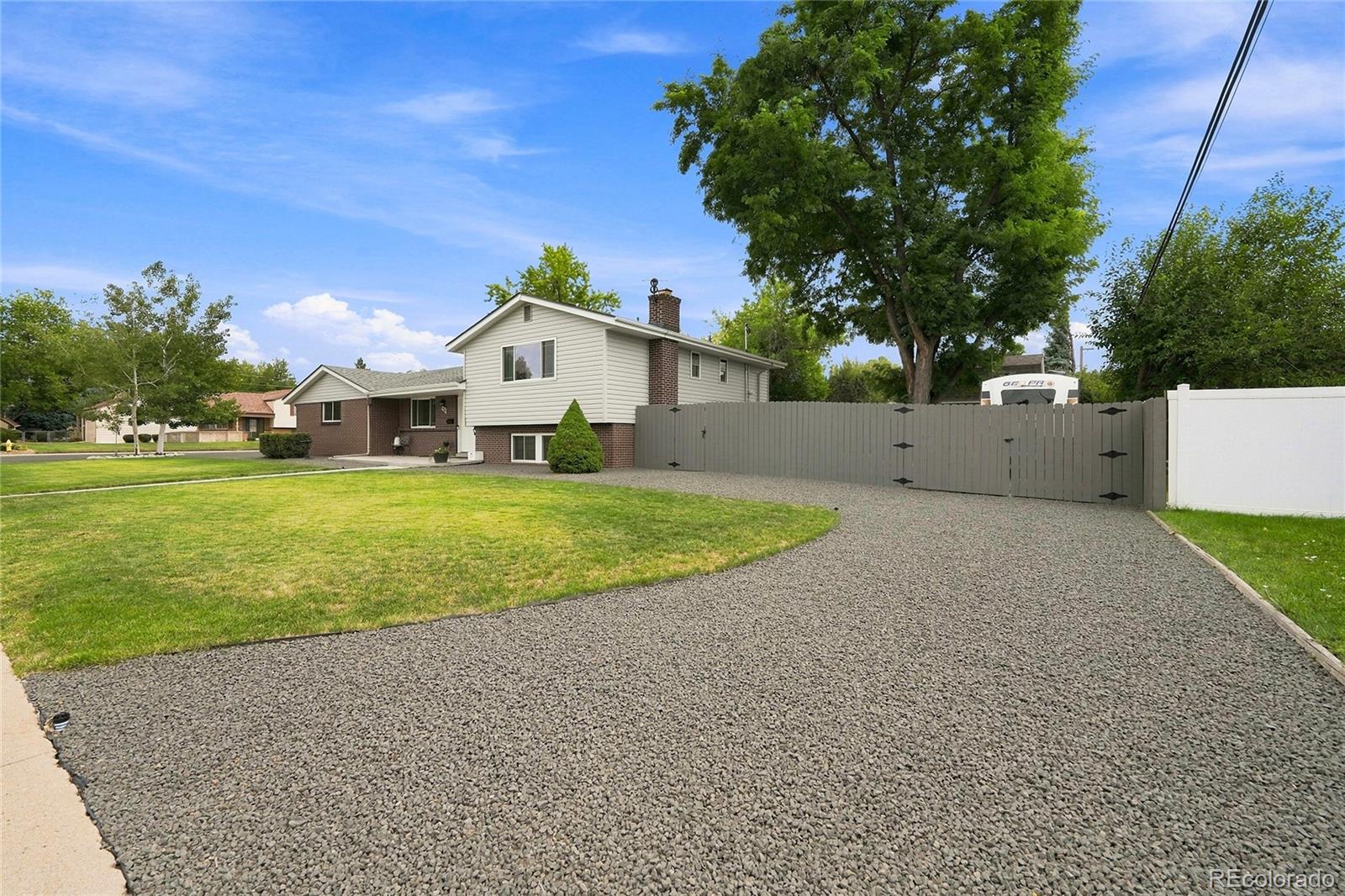 Photo 3 of Single family home for sale at 690 E Davies Ave, Centennial, CO 80122 | MLS# 7835211 | Listing updated on 2026-09-02