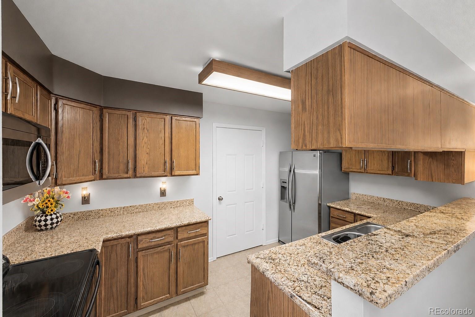 Listing Photo 3 - Condo for sale in building located at 5868 W Asbury Pl, Lakewood, CO 80227