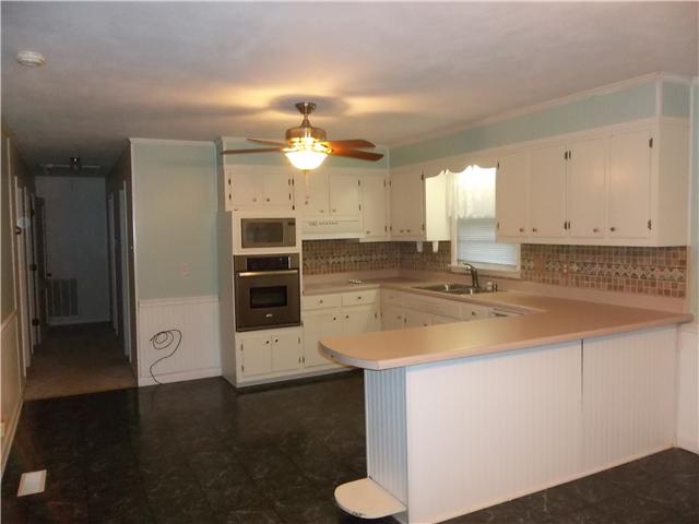 Homes for sale in Hopkinsville, KY | 135 Donna Dr, Hopkinsville, KY 42240 | MLS# 1434379