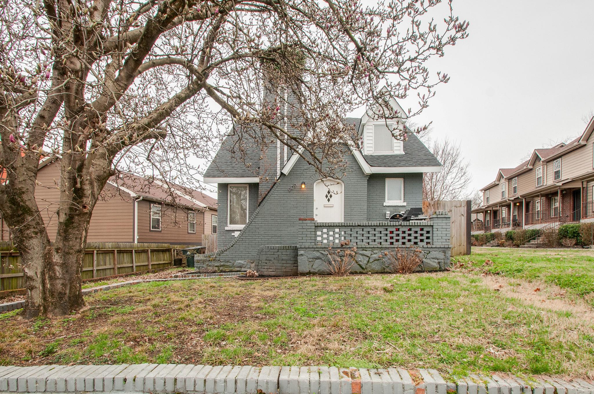 Homes for sale in Nashville, TN | 909 19Th Ave N, Nashville, TN 37208 | MLS# 2013928