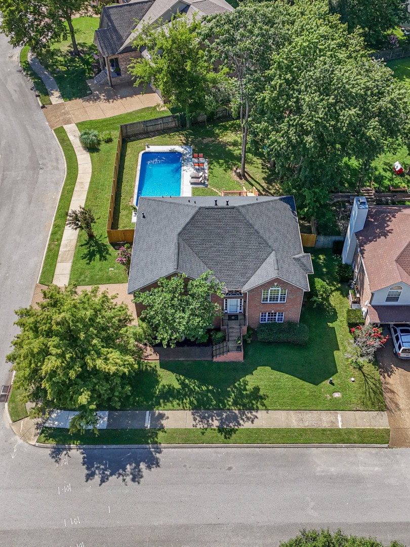 Homes for sale in Franklin, TN | 400 Eastover Ct, Franklin, TN 37064 | MLS# 2561459