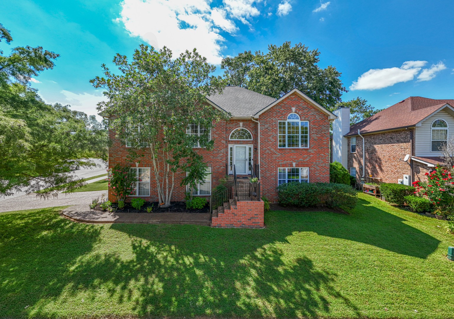 Homes for sale in Franklin, TN | 400 Eastover Ct, Franklin, TN 37064 | MLS# 2561459