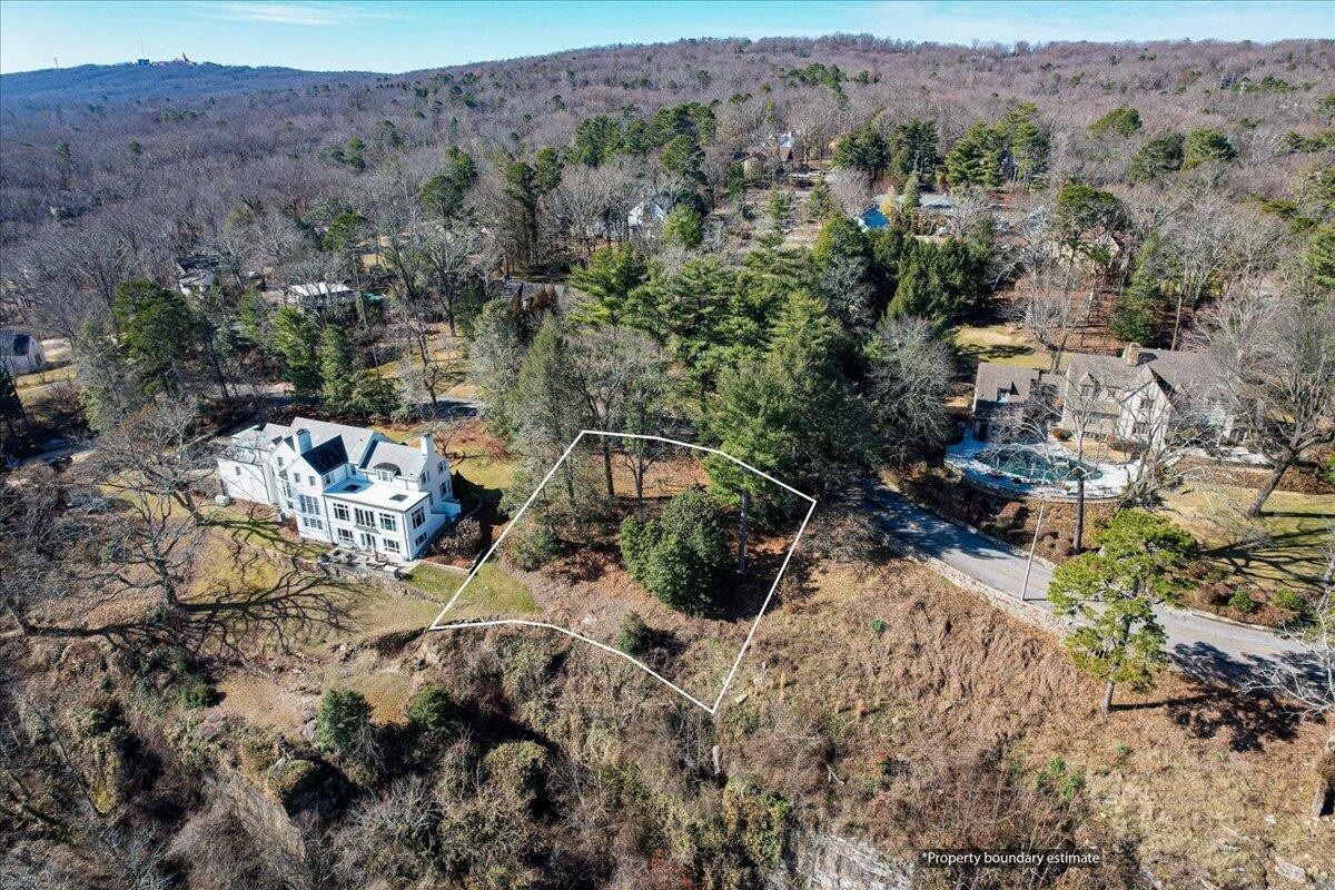 Homes for sale in Lookout Mountain, TN | 133 Fairy Trail, Lookout Mountain, TN 37350 | MLS# 2912509