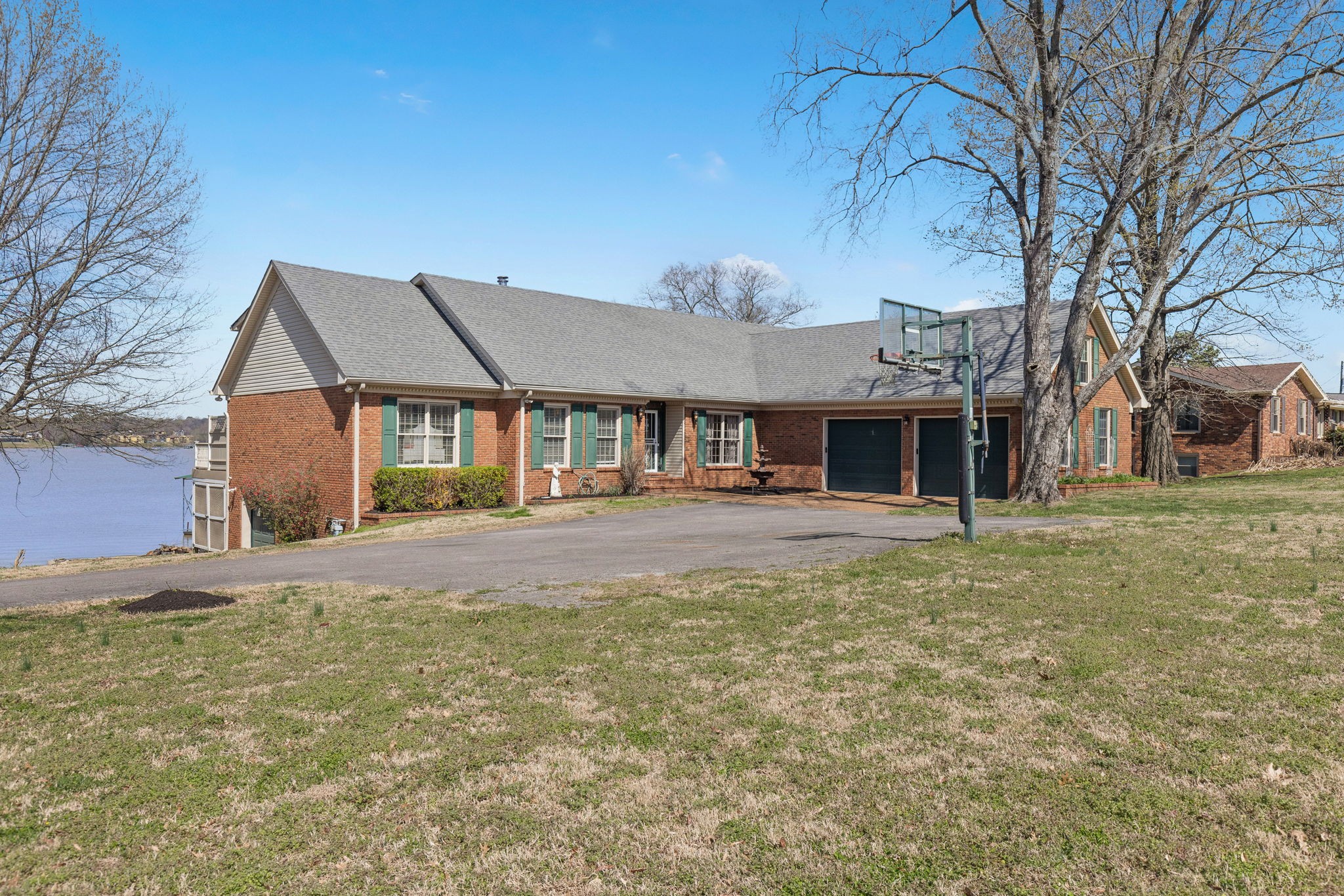 Homes for sale in Old Hickory, TN | 3211 Lakeshore Dr, Old Hickory, TN 37138 | MLS# 2811730