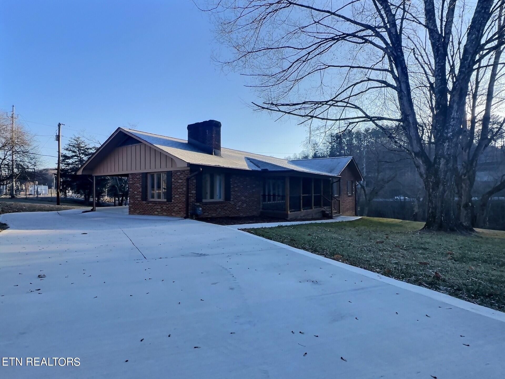 Homes for sale in La Follette, TN | 1642 Old Jacksboro Hwy, La Follette, TN 37766 | MLS# 2833752