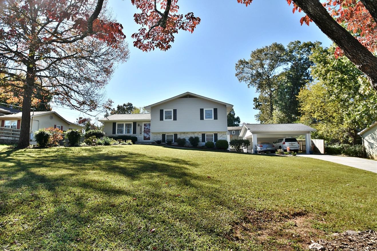 Homes for sale in Knoxville, TN | 2321 Roundtree Rd, Knoxville, TN 37923 | MLS# 2848451
