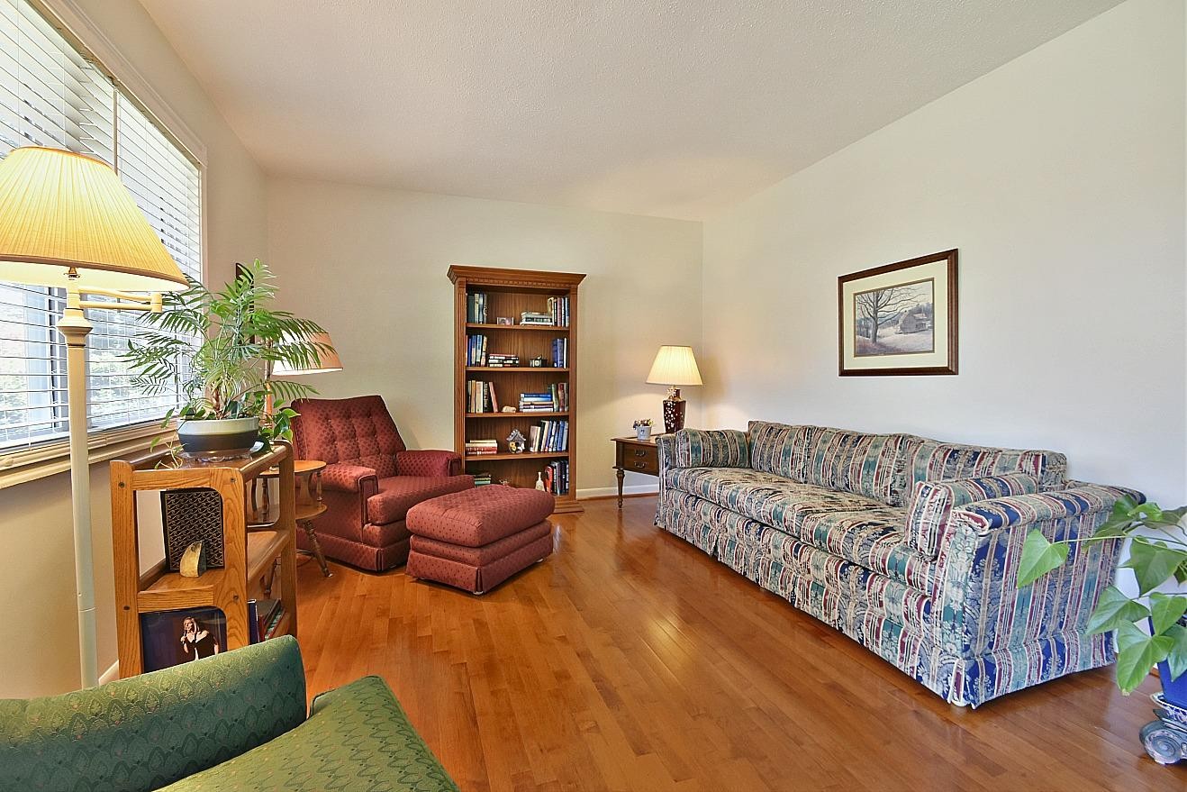 Homes for sale in Knoxville, TN | 2321 Roundtree Rd, Knoxville, TN 37923 | MLS# 2848451
