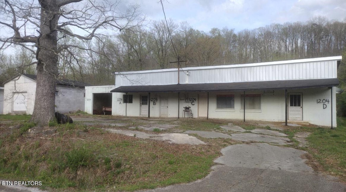 Homes for sale in Lancing, TN | 1204 Nashville Hwy, Lancing, TN 37770 | MLS# 2990436