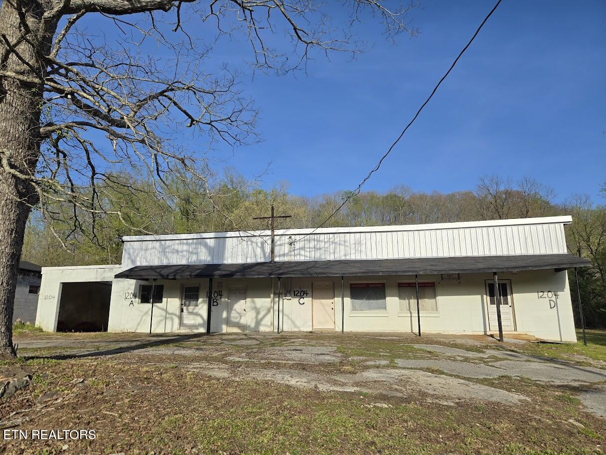 Homes for sale in Lancing, TN | 1204 Nashville Hwy, Lancing, TN 37770 | MLS# 2990436