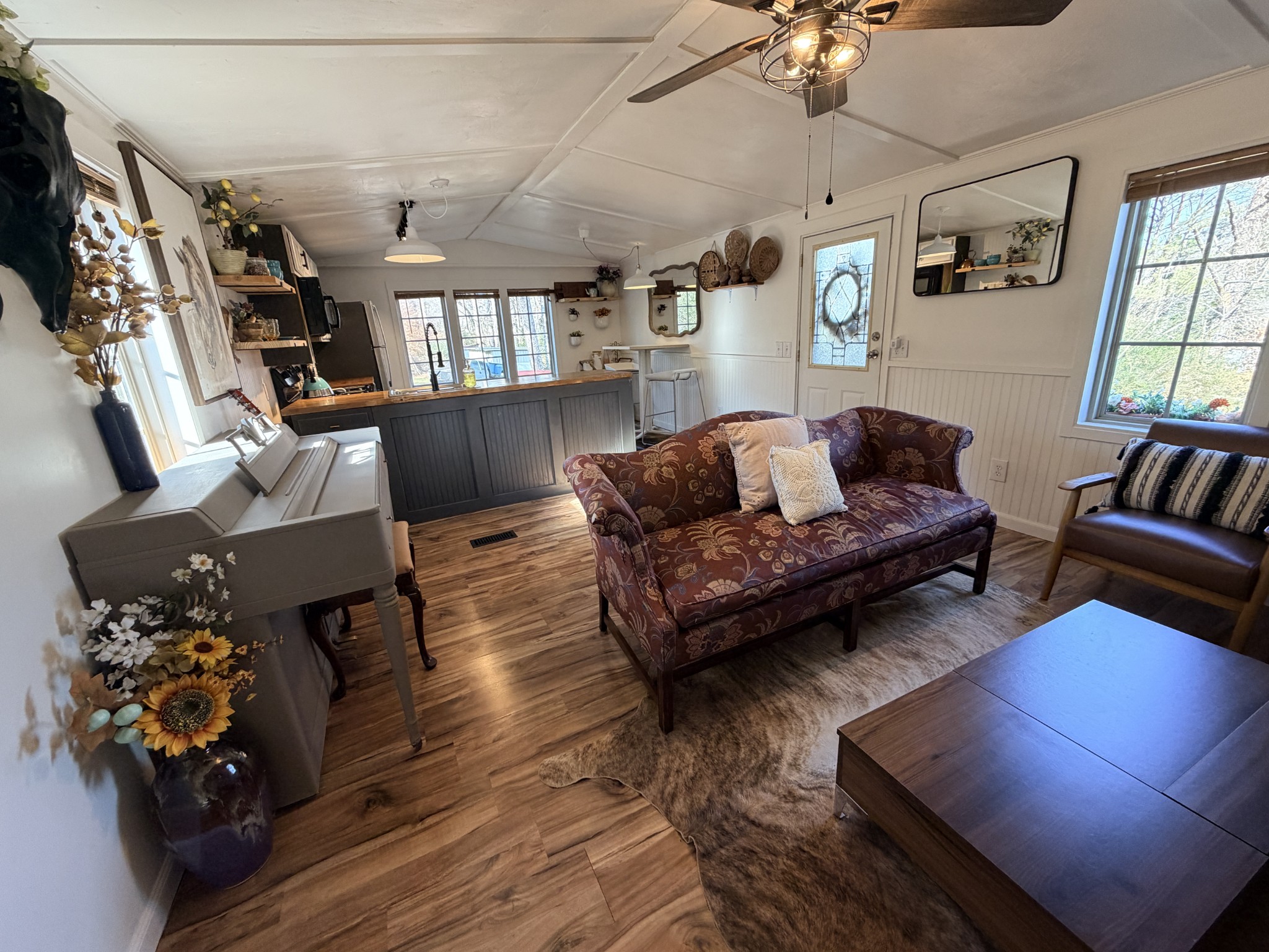 Homes for sale in Lobelville, TN | 351 River Dr, Lobelville, TN 37097 | MLS# 2871622