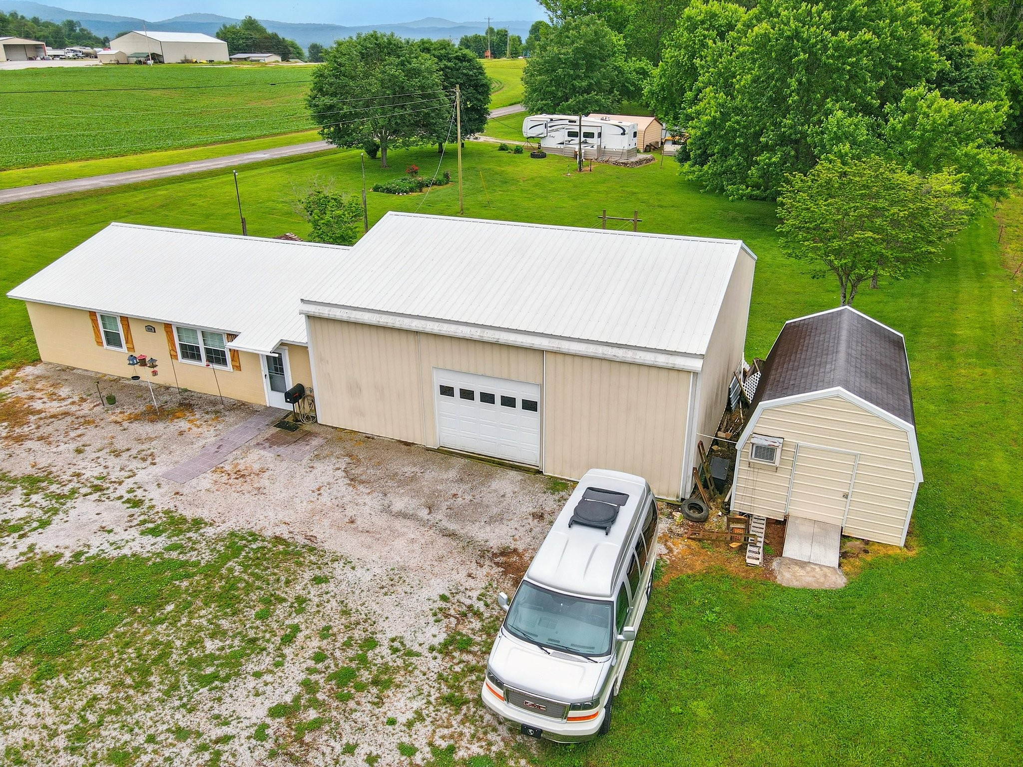 Homes for sale in Belvidere, TN | 1142 Maxwell Rd, Belvidere, TN 37306 | MLS# 2883487