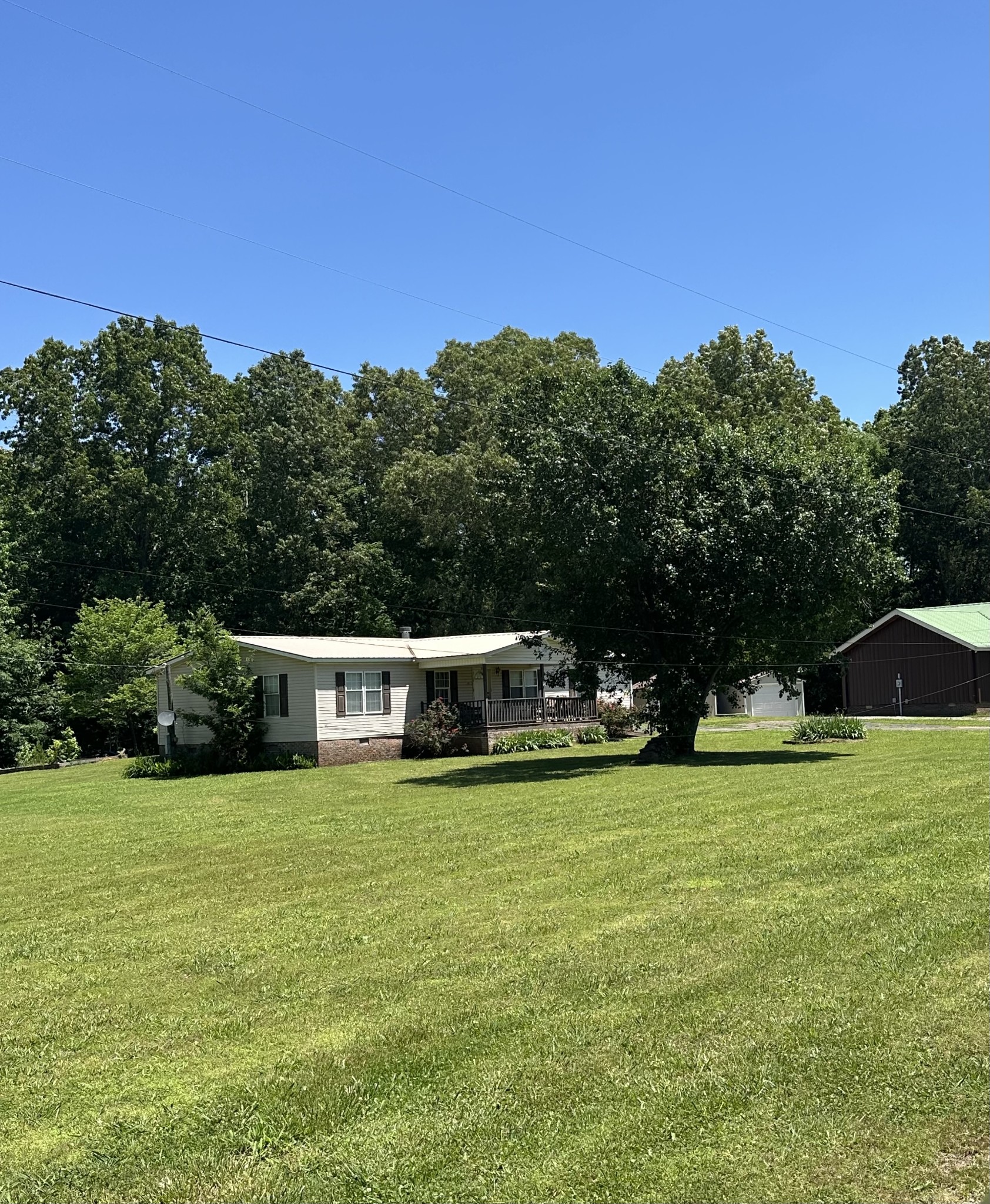 Homes for sale in Clifton, TN | 301 Shirley Bates Dr, Clifton, TN 38425 | MLS# 2885790