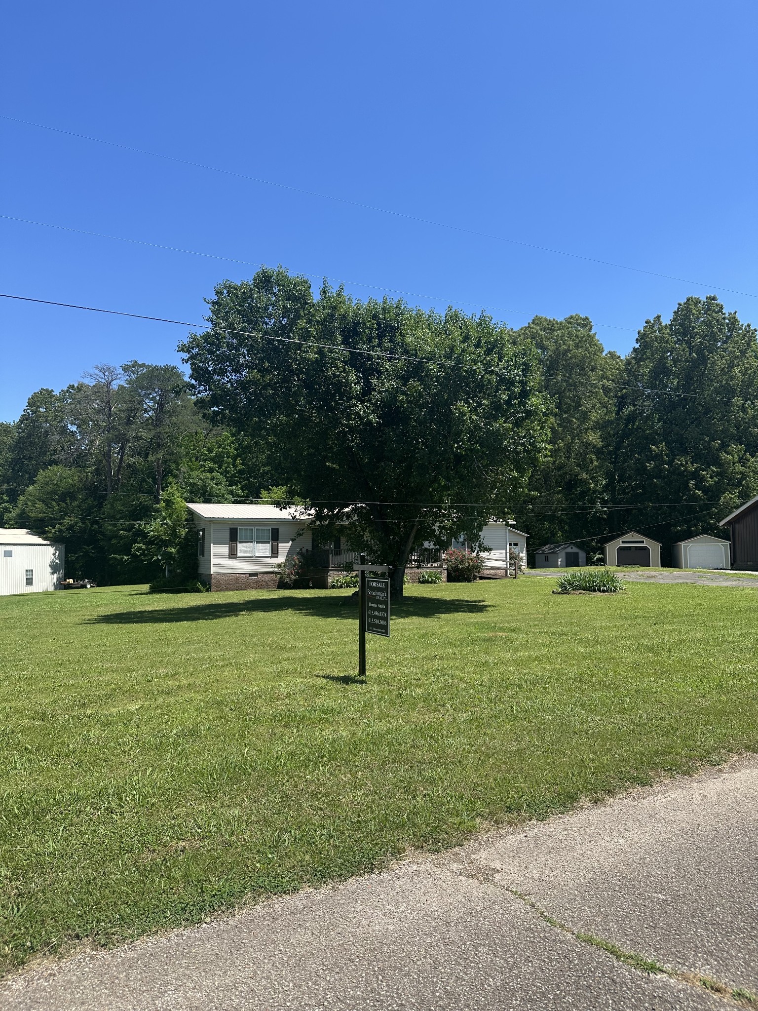 Homes for sale in Clifton, TN | 301 Shirley Bates Dr, Clifton, TN 38425 | MLS# 2885790