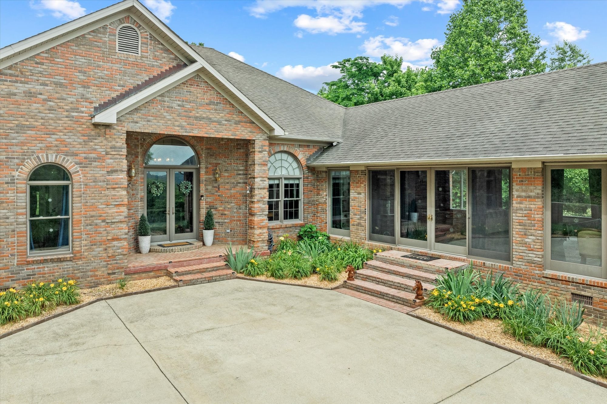 Homes for sale in Gainesboro, TN | 360 Long Hollow Ln, Gainesboro, TN 38562 | MLS# 2896824