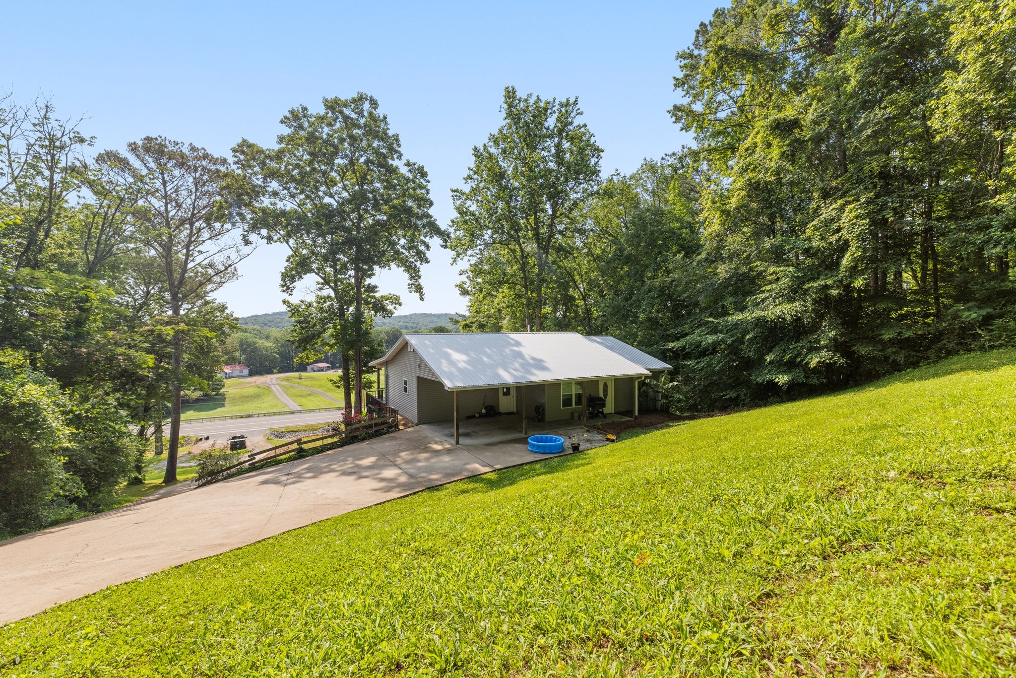 Homes for sale in Lobelville, TN | 6084 S Main St, Lobelville, TN 37097 | MLS# 2907665