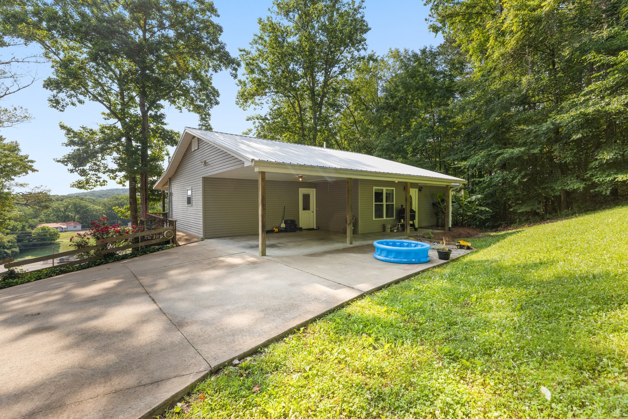 Homes for sale in Lobelville, TN | 6084 S Main St, Lobelville, TN 37097 | MLS# 2907665