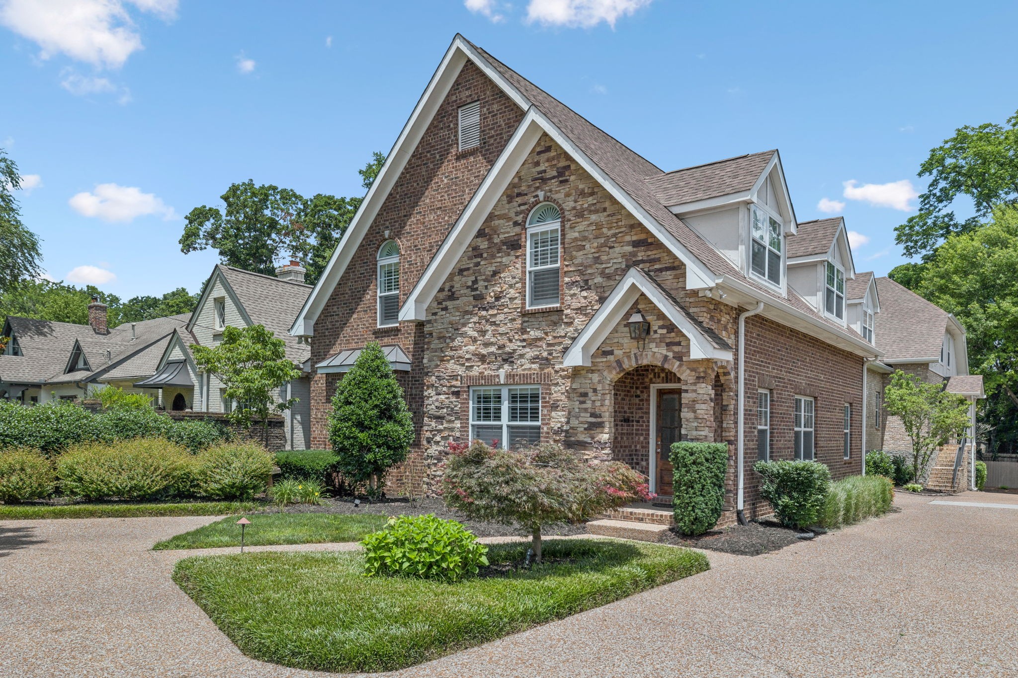 Homes for sale in Nashville, TN | 172A Woodmont Blvd, Nashville, TN 37205 | MLS# 2929900